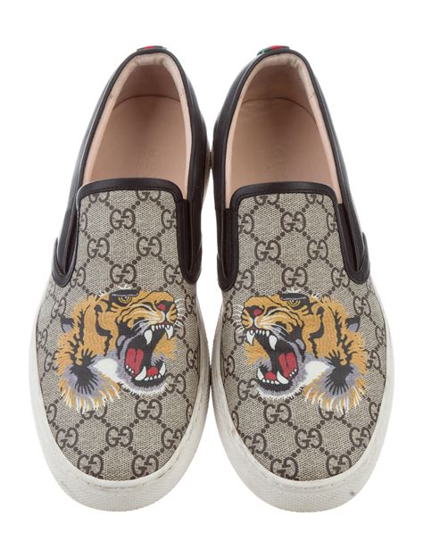 gucci men's gg supreme tiger slip on sneakers replica